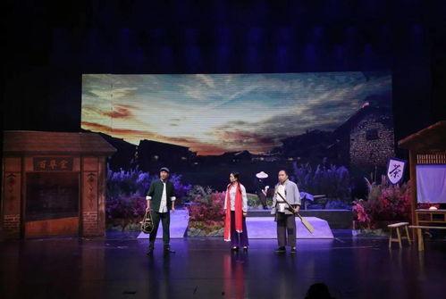 街坊爆料奇葩一幕视频,惊现街头奇葩一幕，引网友热议！